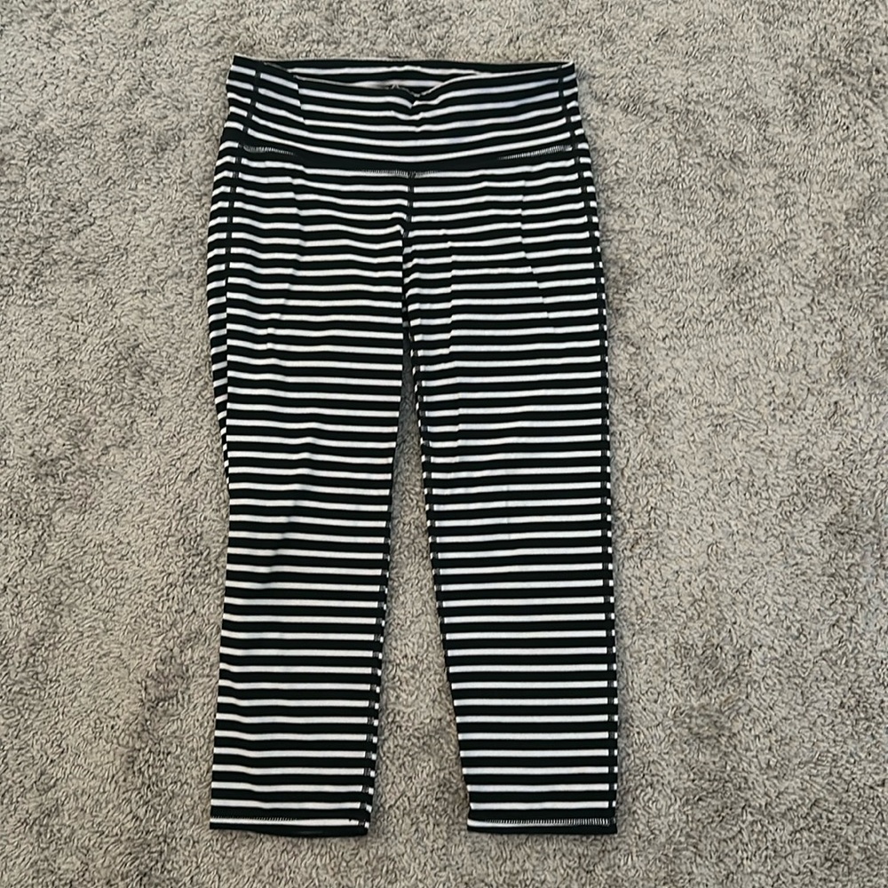 Black and white stripped yoga crop pants